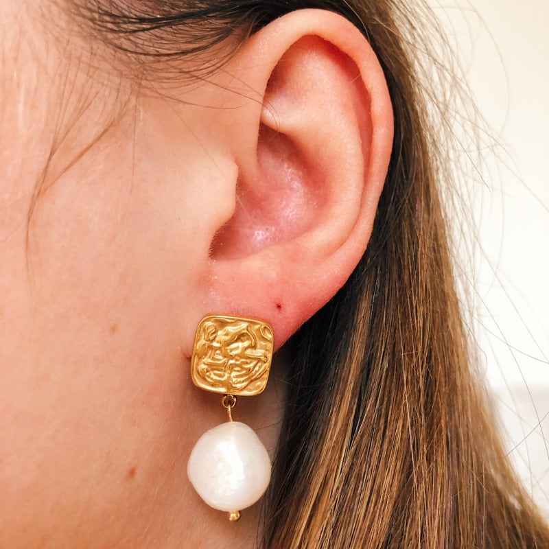 Earrings classic pearl