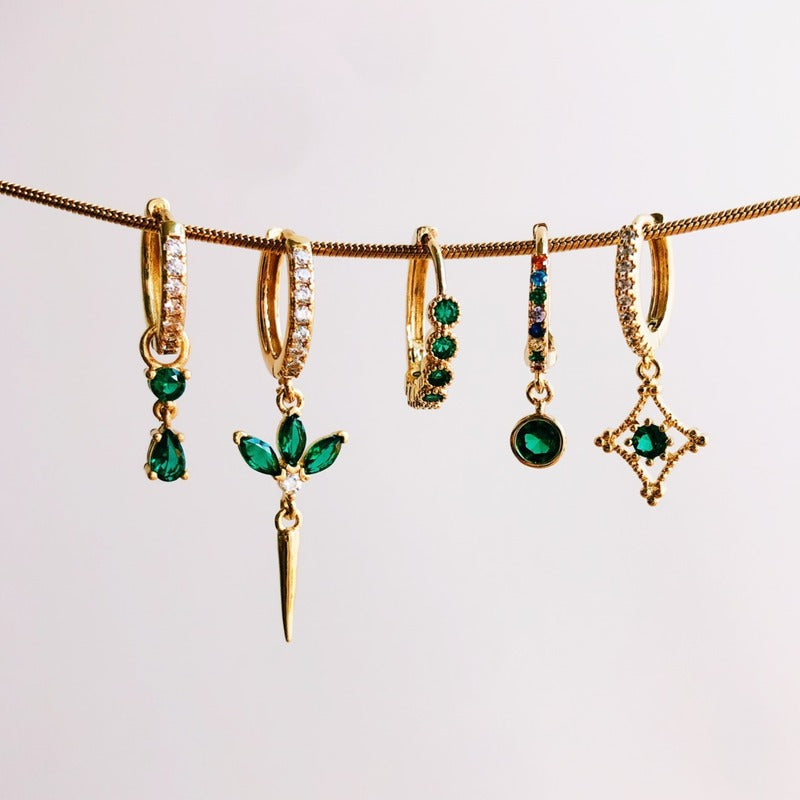Earrings sparkling diamonds green